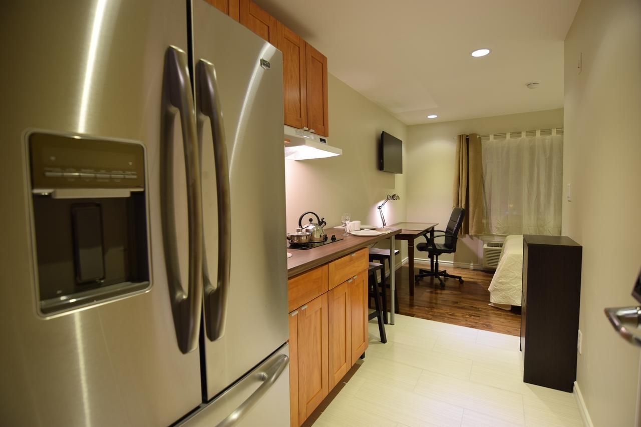 The Lion Inn & Suites Chetwynd Εξωτερικό φωτογραφία