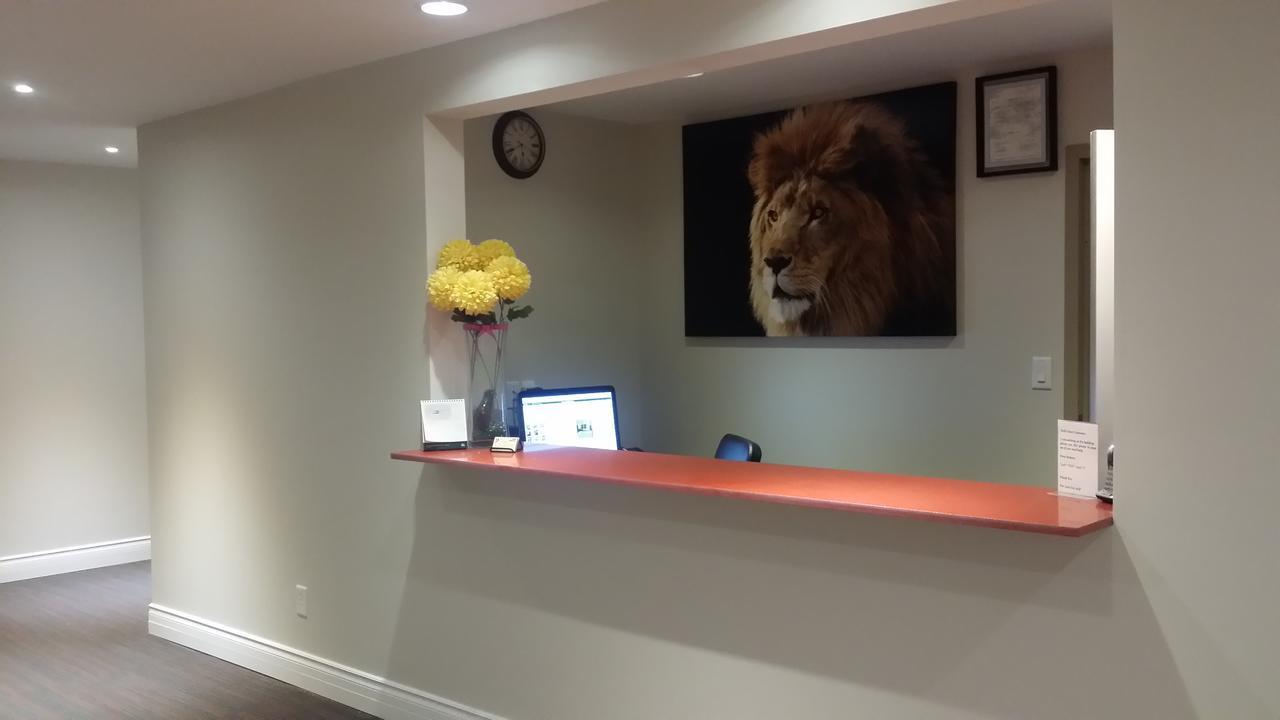 The Lion Inn & Suites Chetwynd Εξωτερικό φωτογραφία